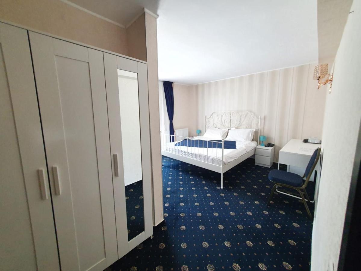 Hotel Green Palace Sinaia Esterno foto